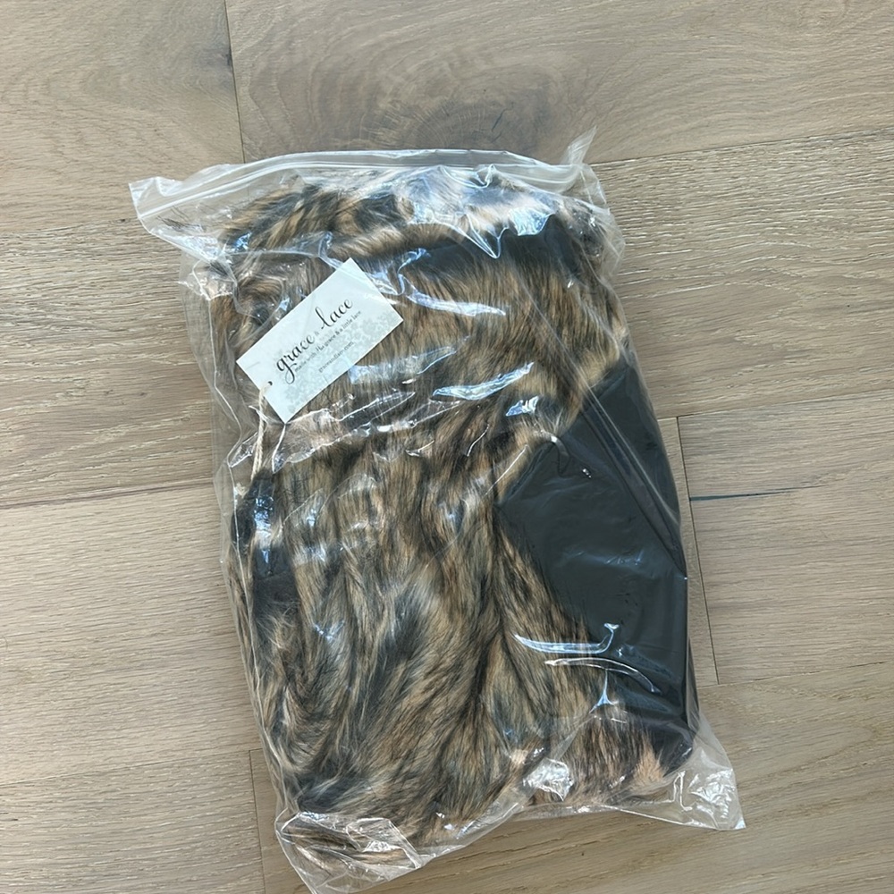 Tuckernuck Biltmore Faux Fur Vest - Picture 3 of 4